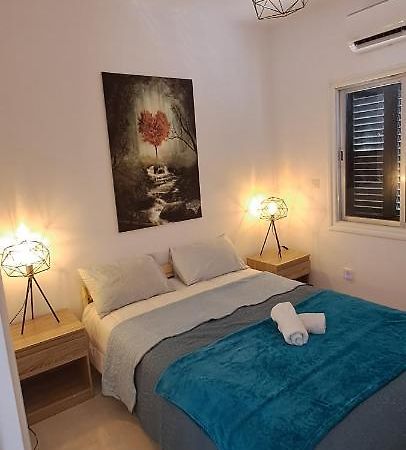 Luxury Apartment In Light House Beach Pafos Exterior foto