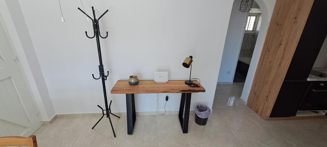Luxury Apartment In Light House Beach Pafos Exterior foto