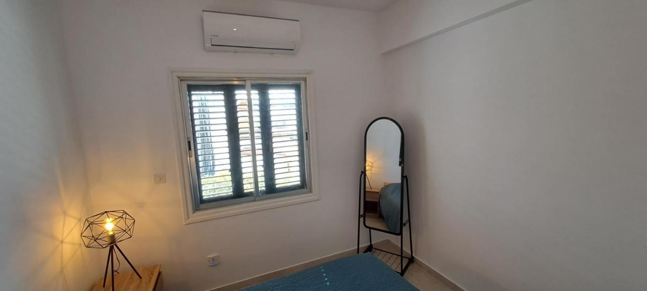 Luxury Apartment In Light House Beach Pafos Exterior foto