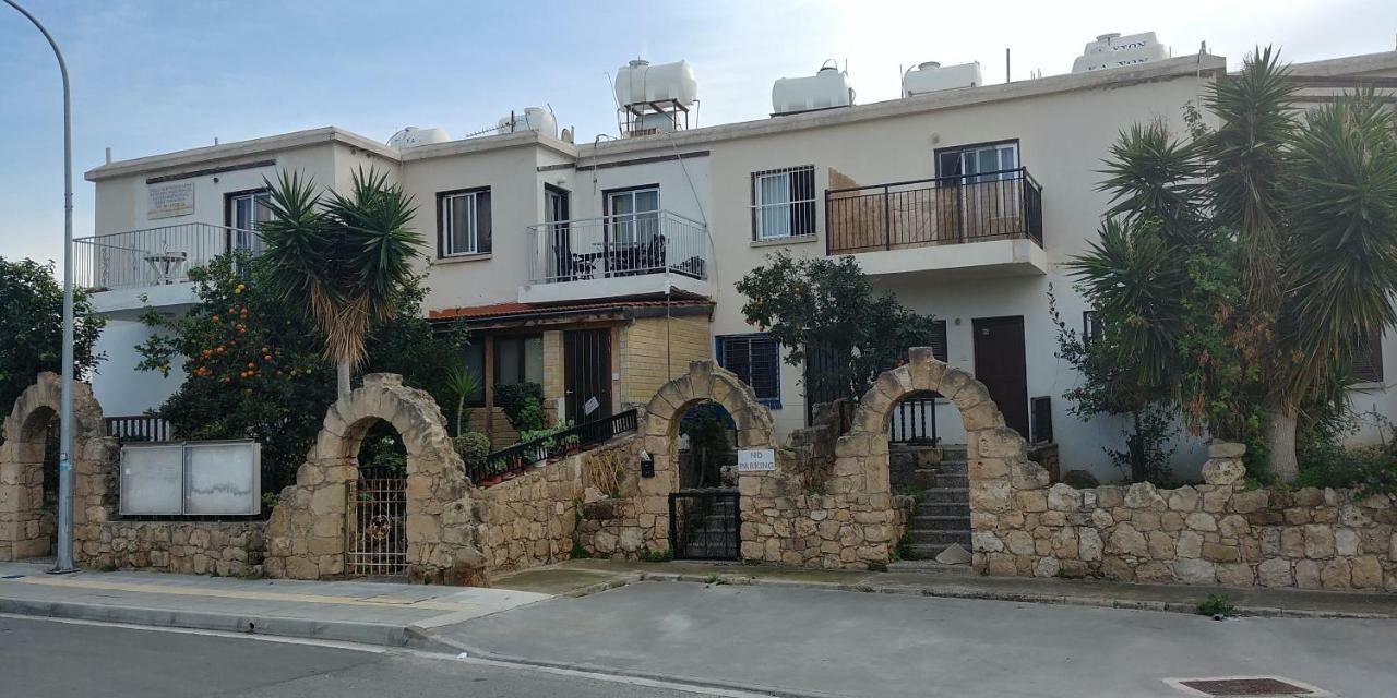 Luxury Apartment In Light House Beach Pafos Exterior foto